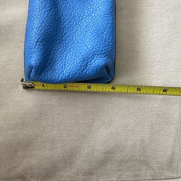 Rebecca minkoff cell phone crossbody 26 inch drop like new - Picture 4 of 6